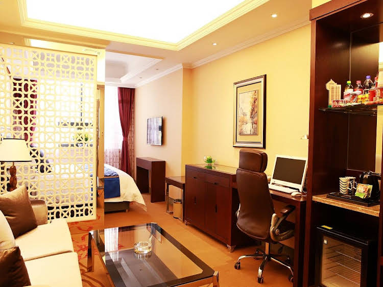 yijia chain hotel mingren branch