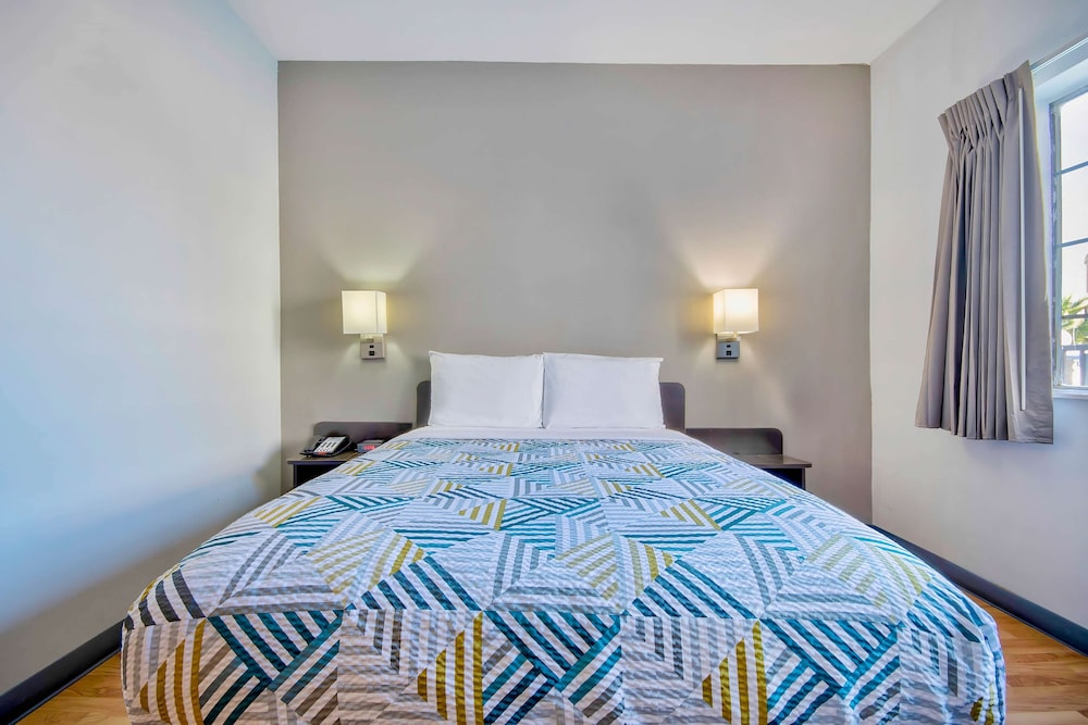 studio 6 port arthur tx se