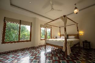 ama stays and trails pathiramanal villa alappuzha