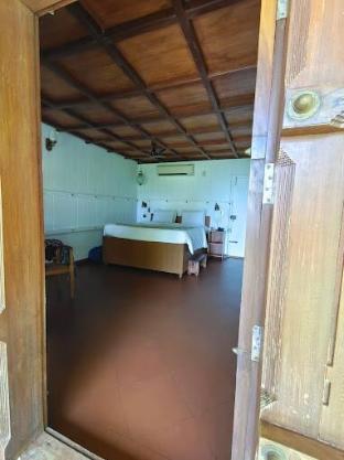 ama stays and trails pathiramanal villa alappuzha