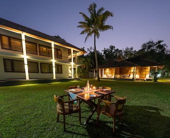 ama stays and trails pathiramanal villa alappuzha