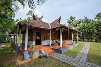 ama stays and trails pathiramanal villa alappuzha