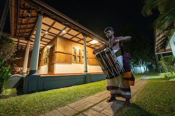 ama stays and trails pathiramanal villa alappuzha