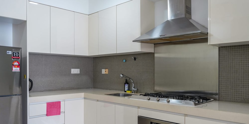 fairlane residences by plush