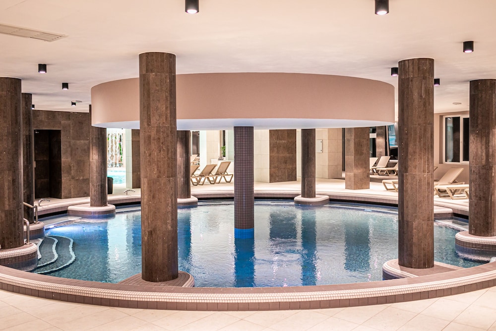 ambient hotel and aromaspa sikonda