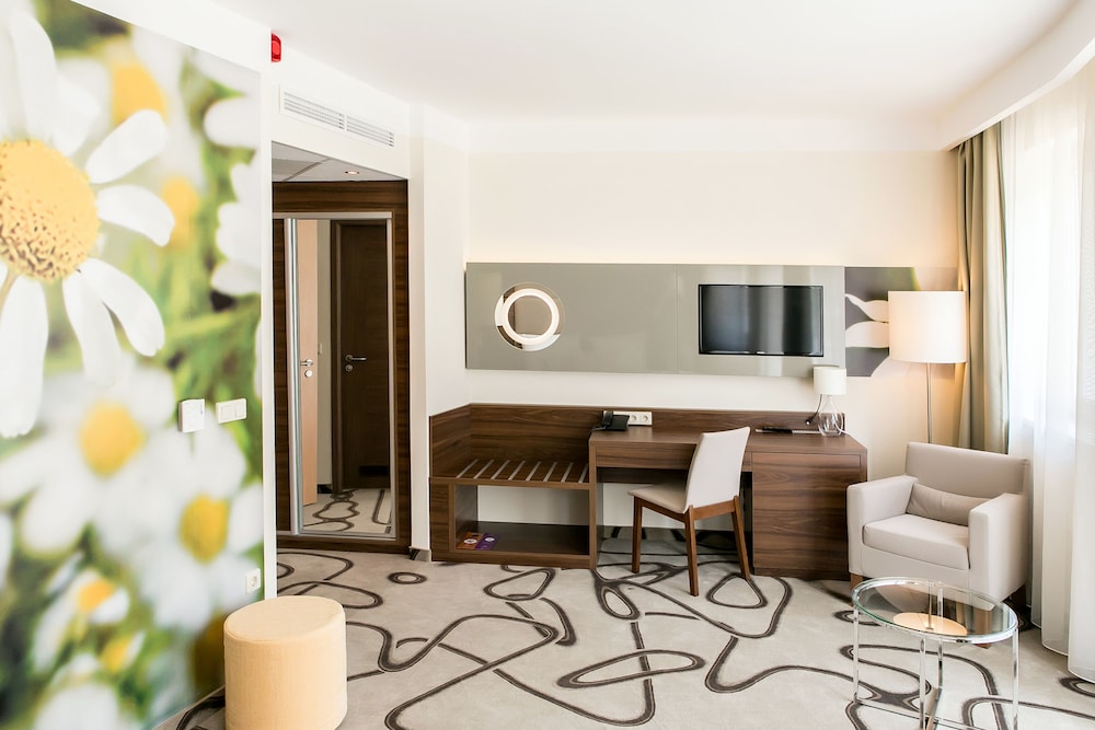 ambient hotel and aromaspa sikonda