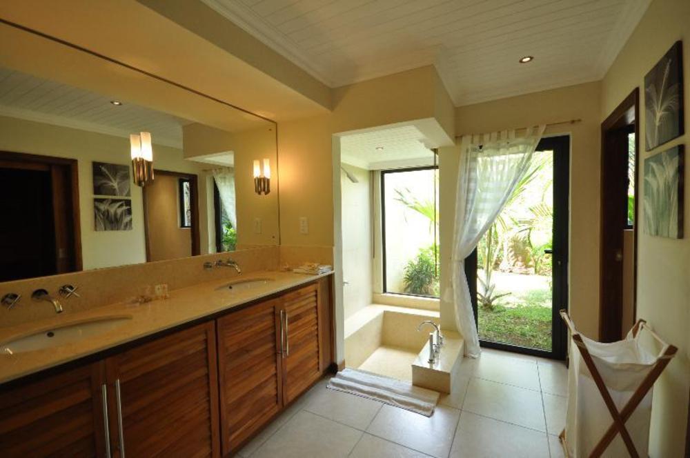oasis villa tropicale
