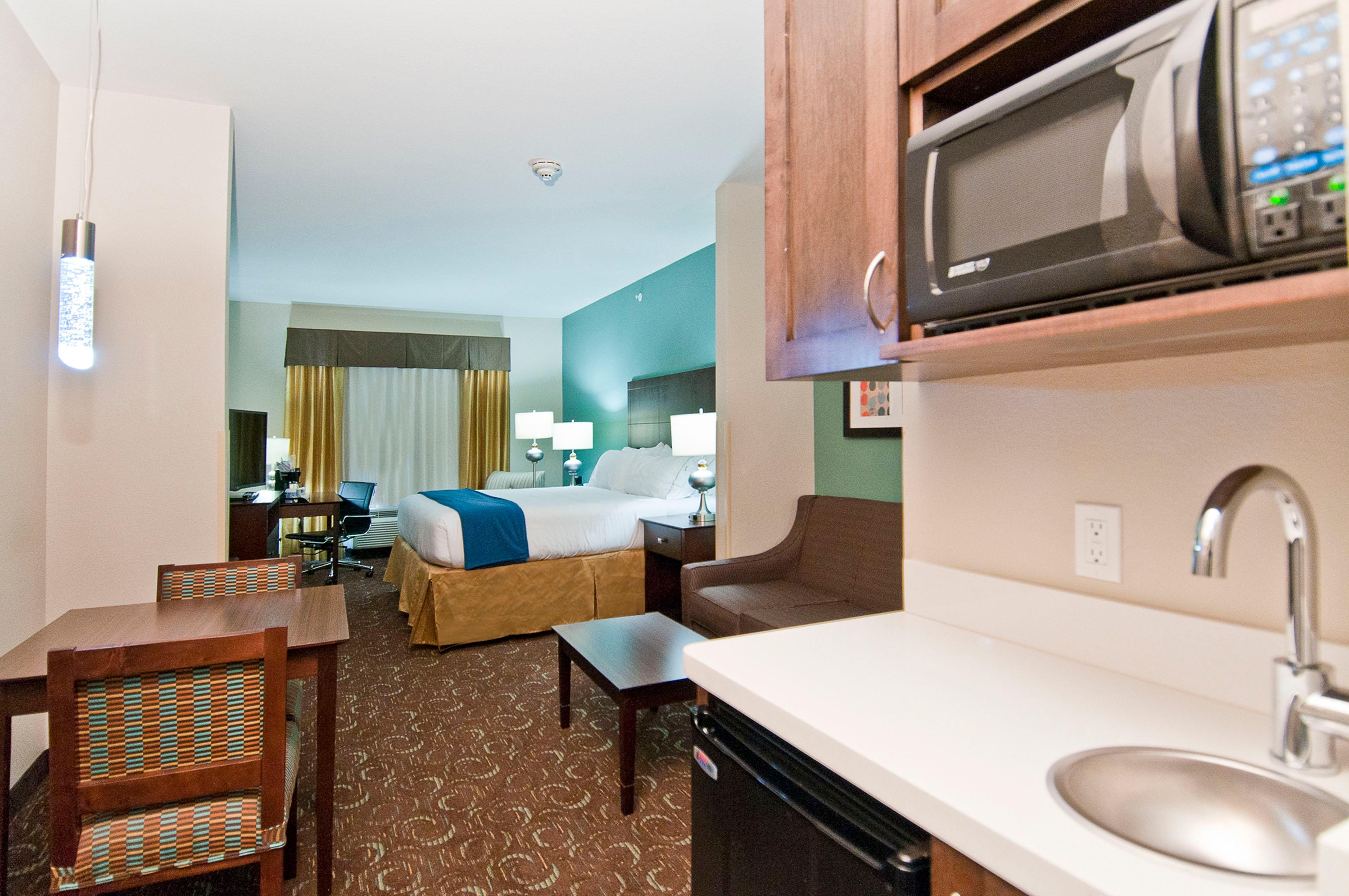 holiday inn express and suites san antonio se by a