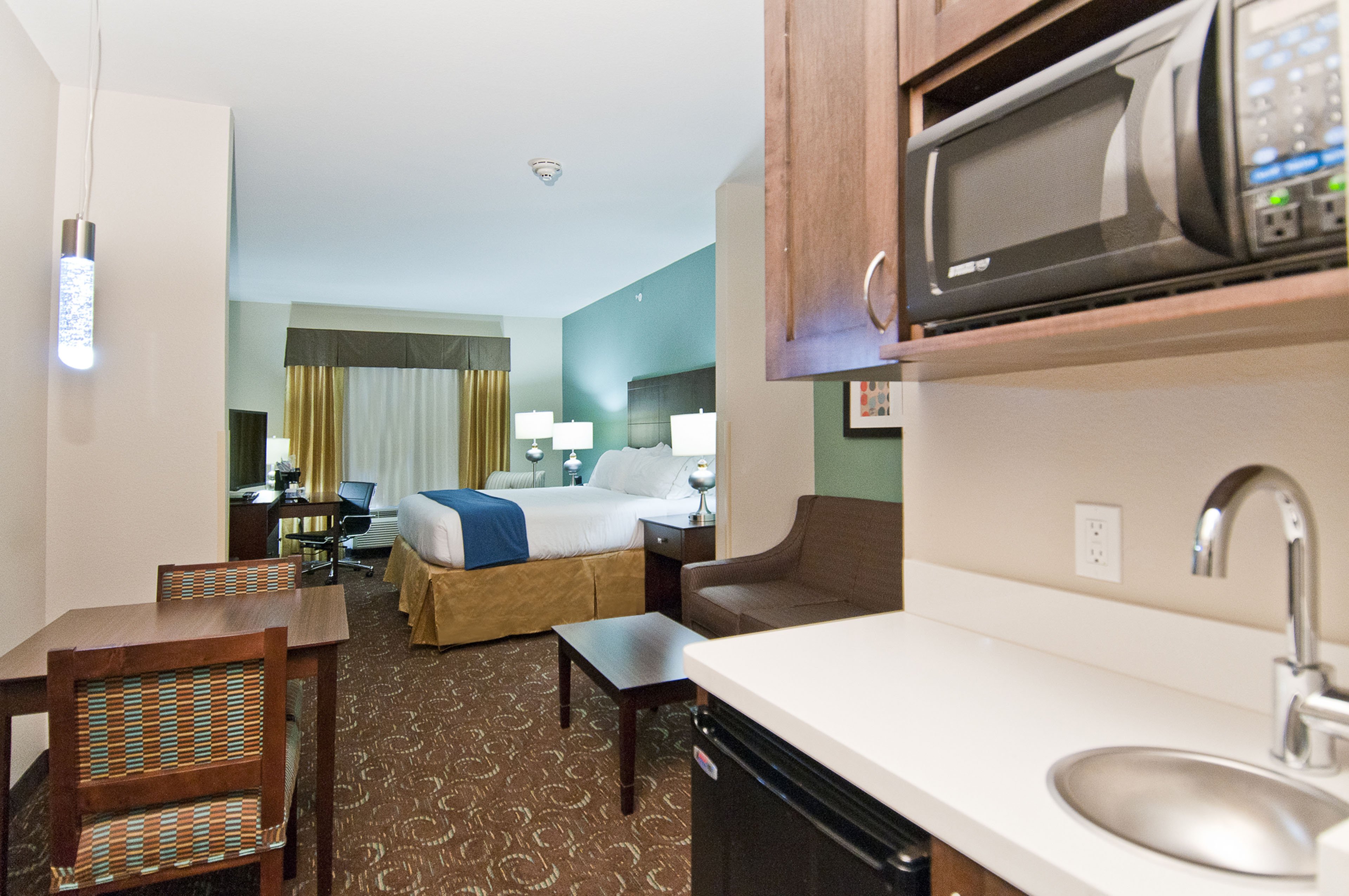 holiday inn express and suites san antonio se by a