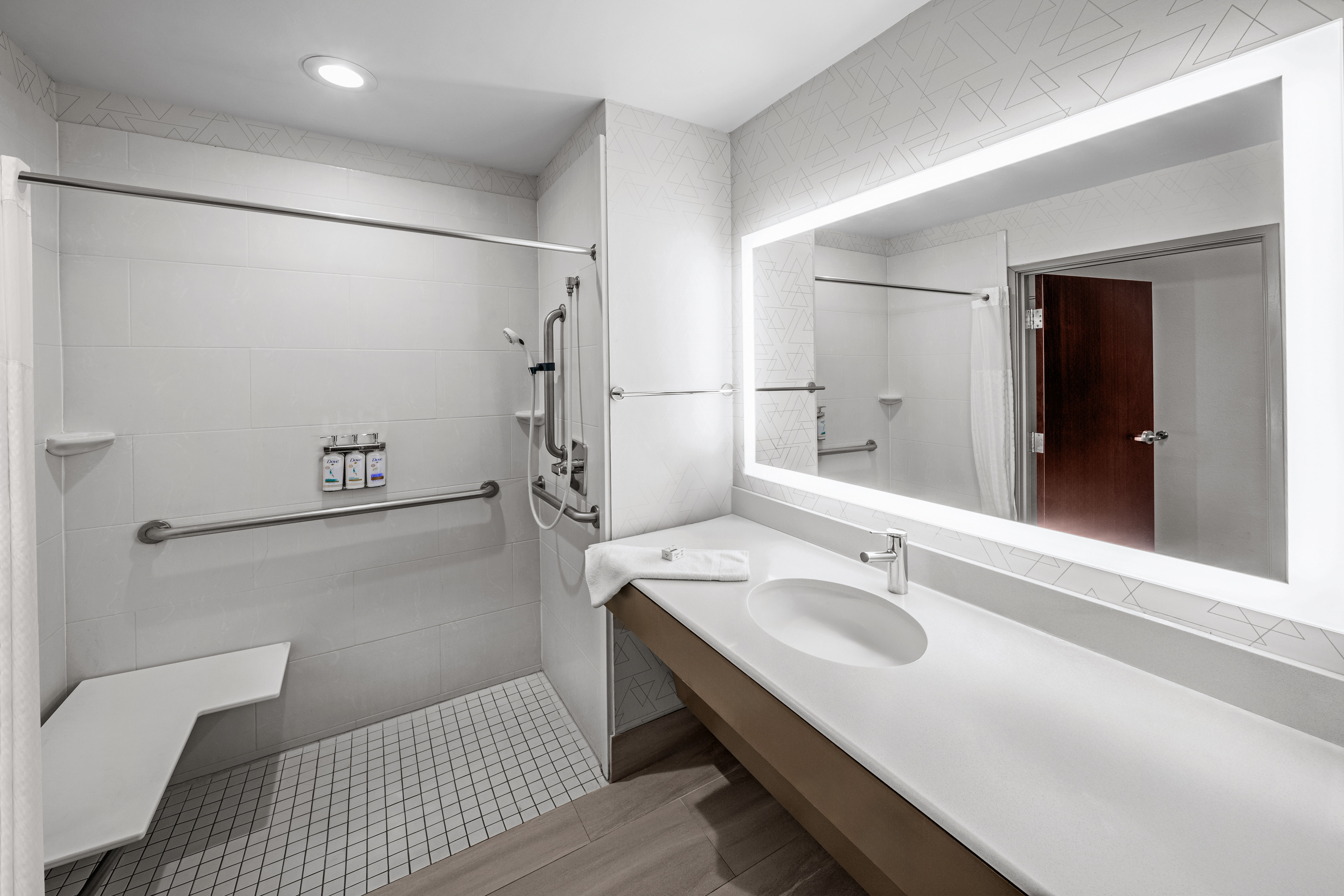 holiday inn express and suites san antonio se by a