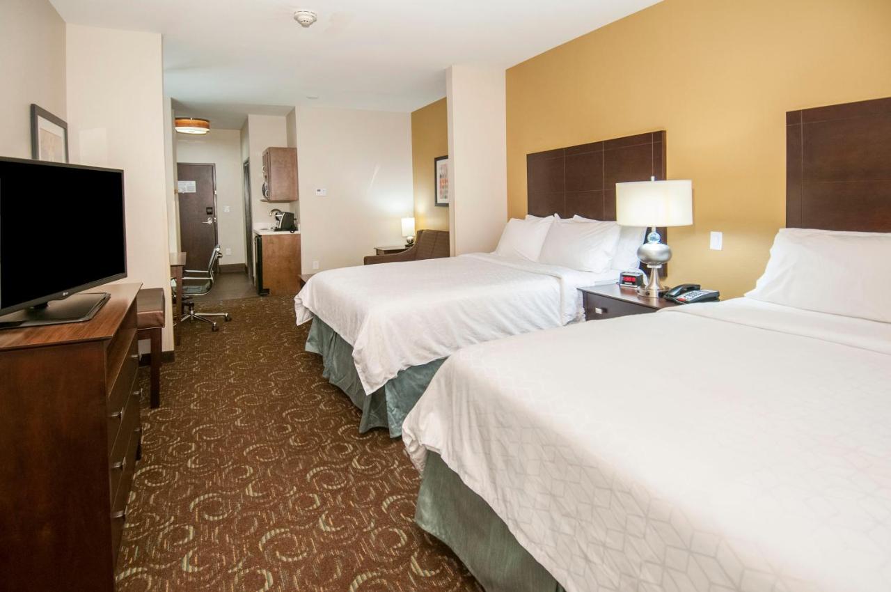 holiday inn express and suites san antonio se by a