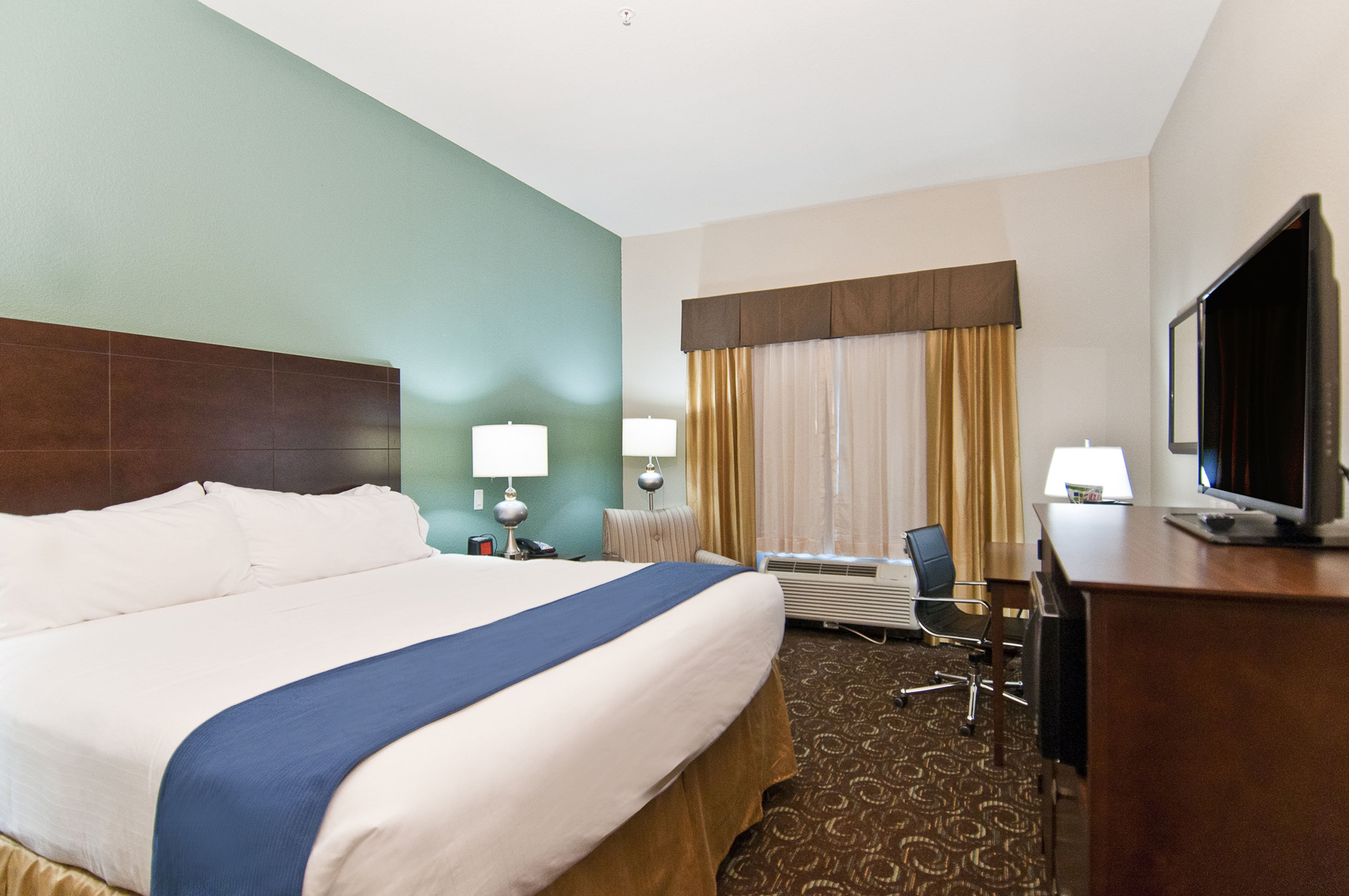 holiday inn express and suites san antonio se by a