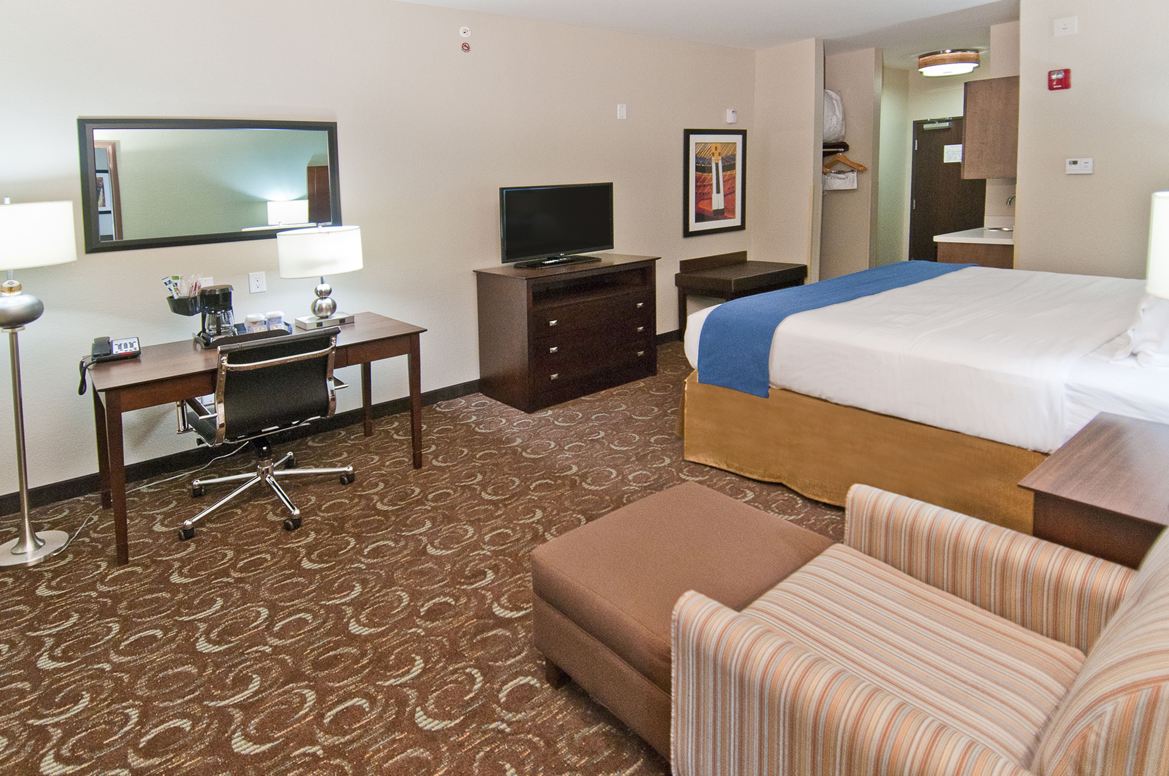 holiday inn express and suites san antonio se by a