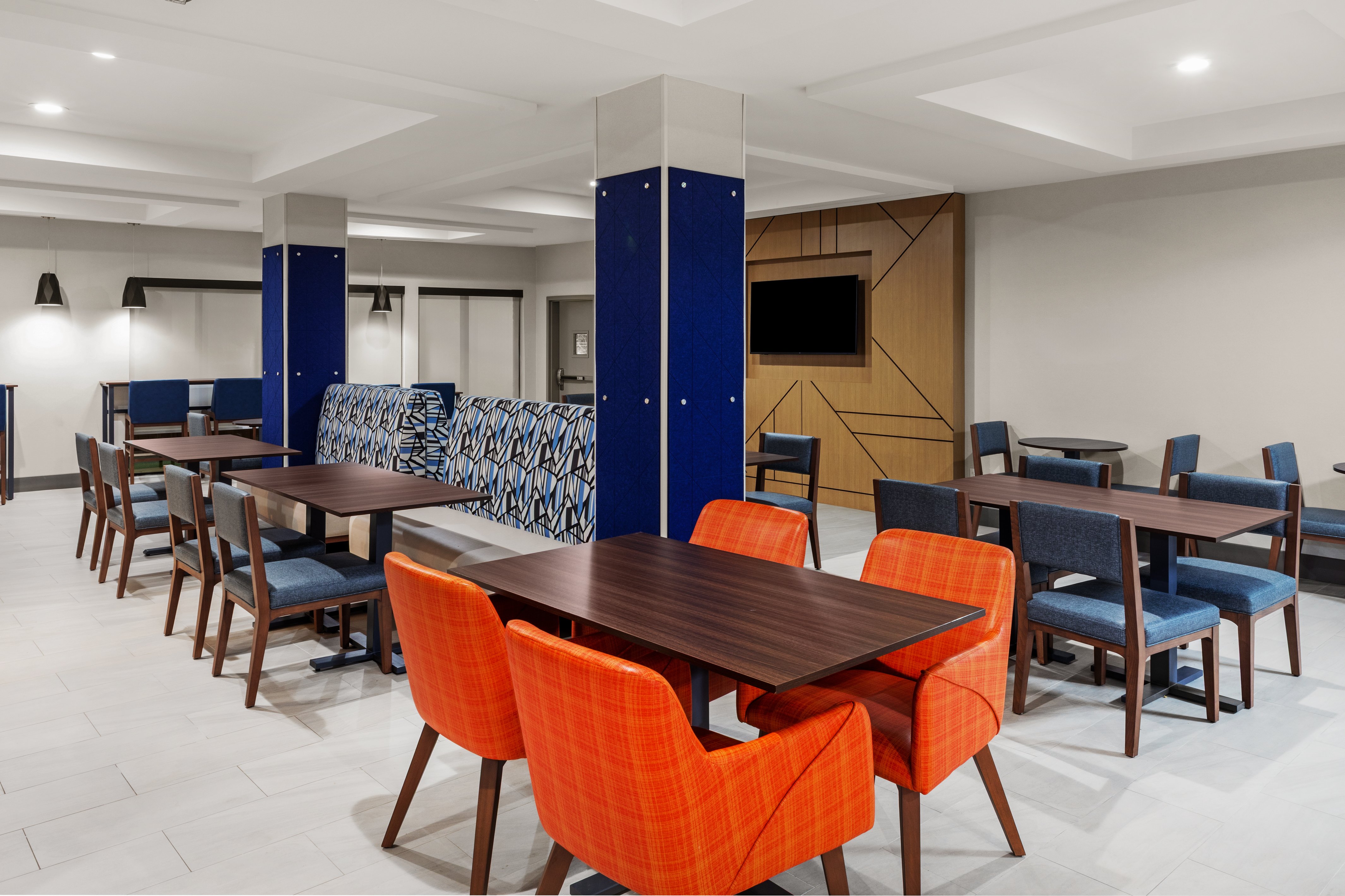 holiday inn express and suites san antonio se by a
