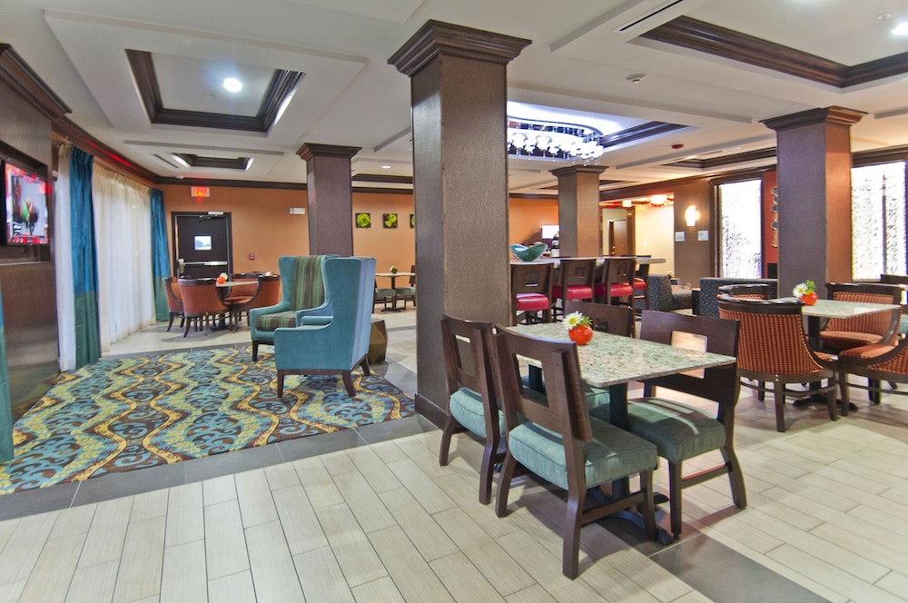holiday inn express and suites san antonio se by a