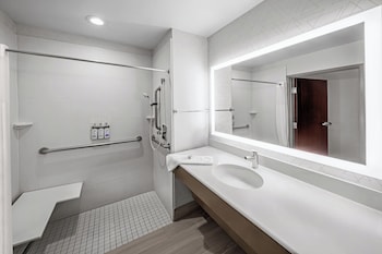 Holiday Inn Express And Suites San Antonio Se By A,Texas>>San Antonio,3 star