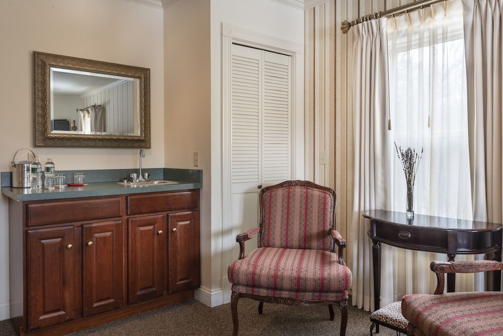 the inn at thorn hill and spa