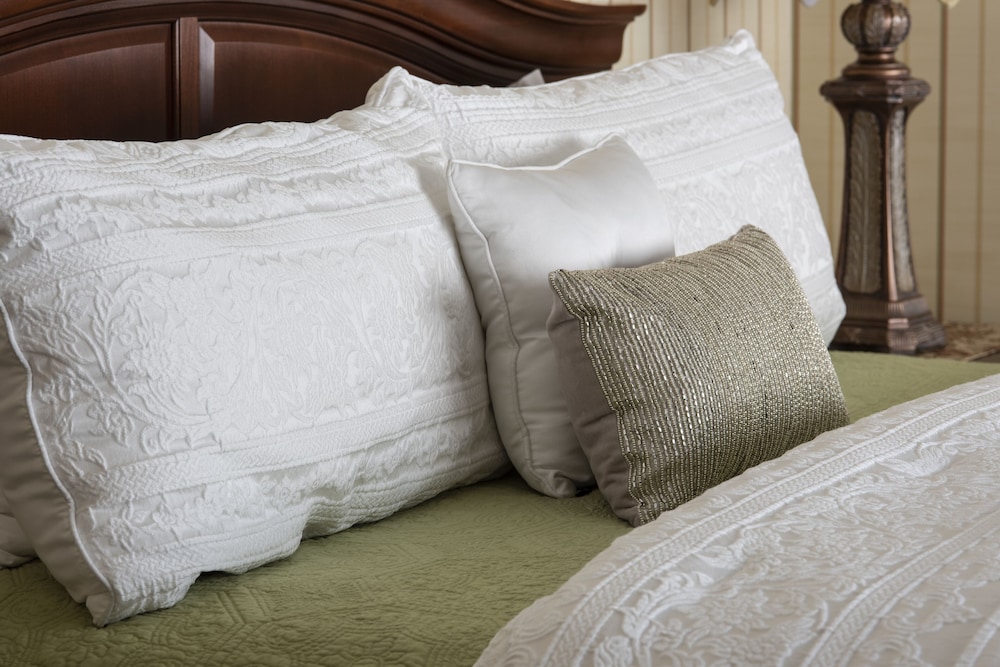 the inn at thorn hill and spa