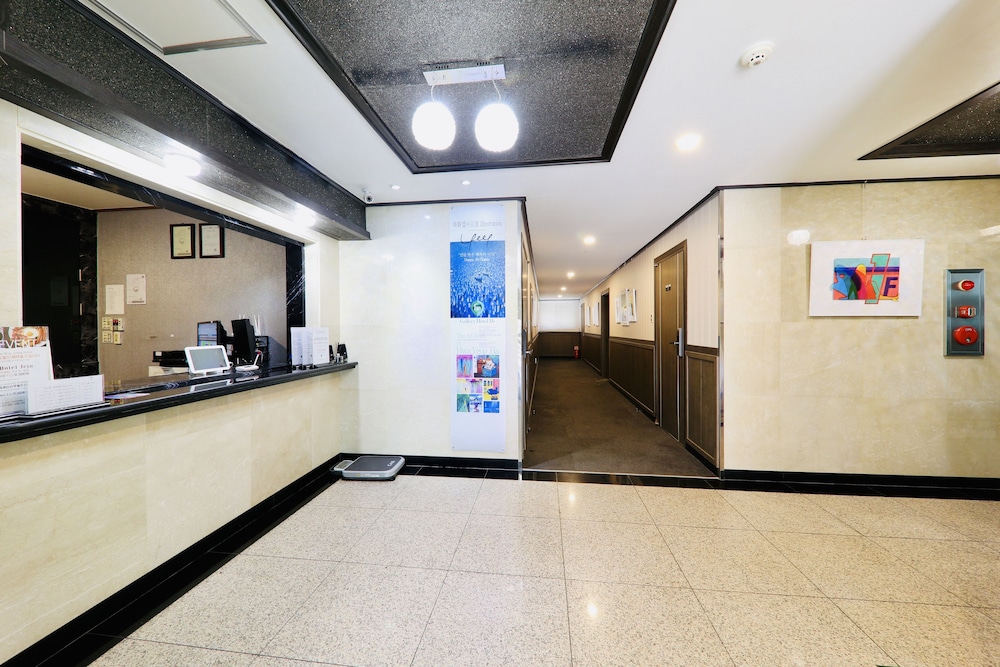 b hotel