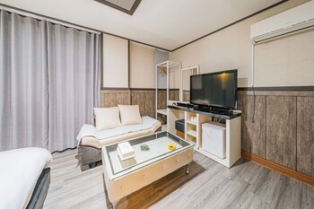 b hotel