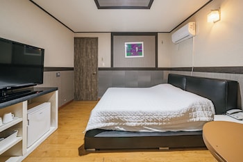 b hotel
