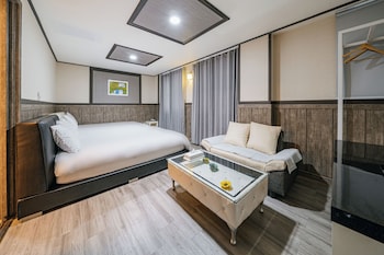 b hotel