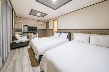 b hotel
