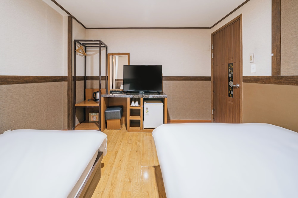 b hotel