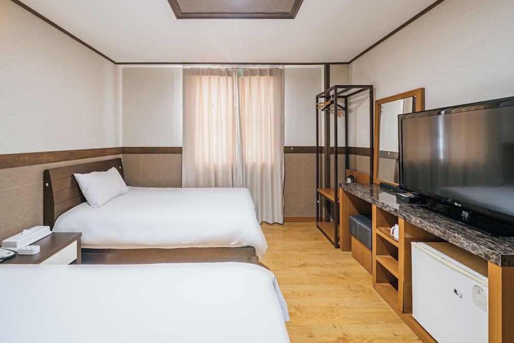 b hotel