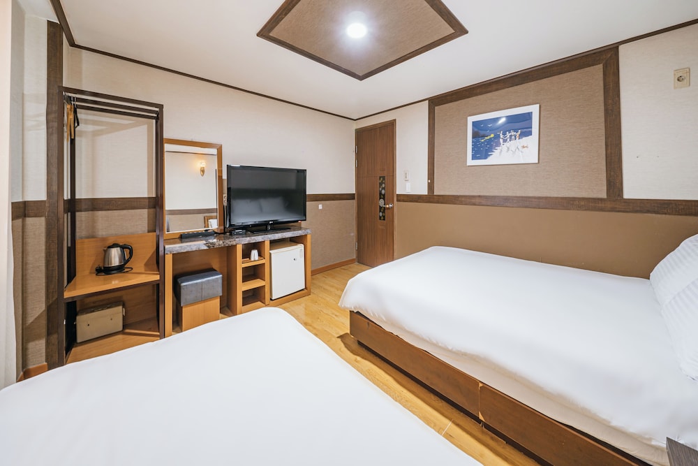 b hotel