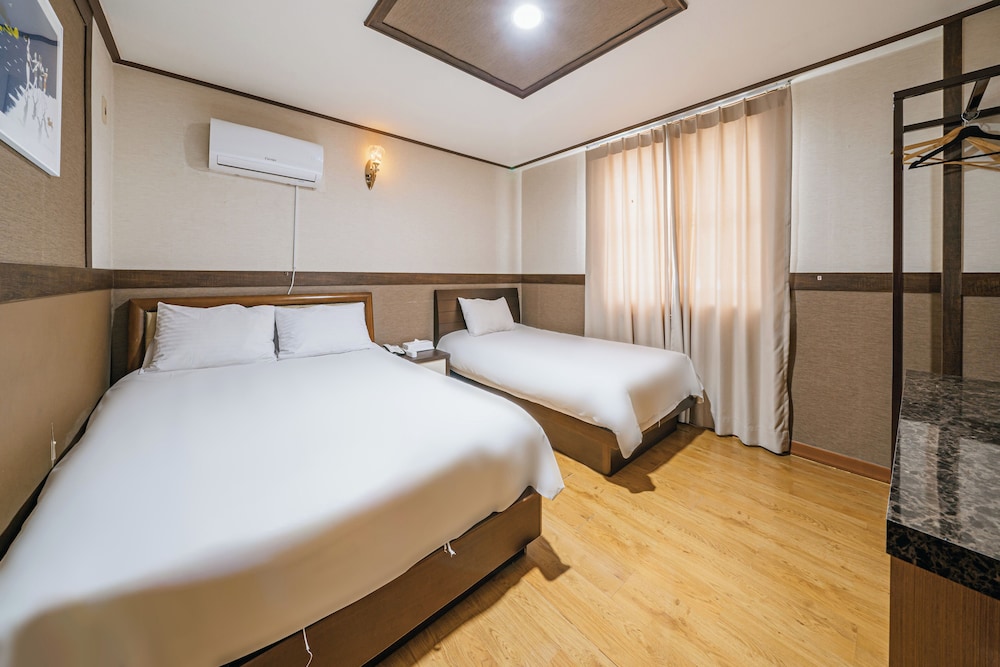 b hotel