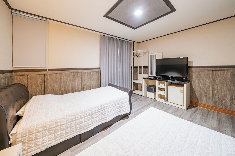 b hotel