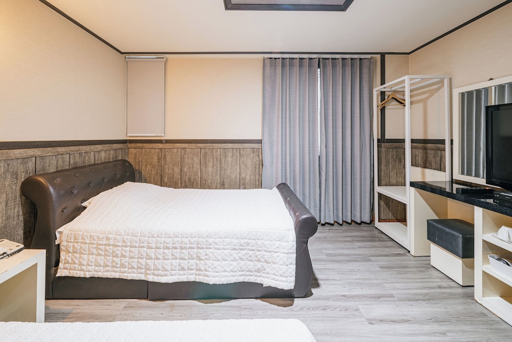 b hotel