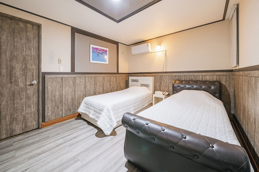 b hotel