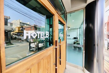 b hotel