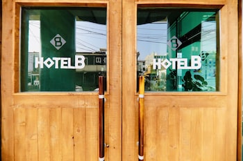 b hotel
