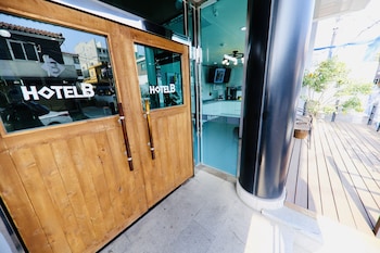 b hotel