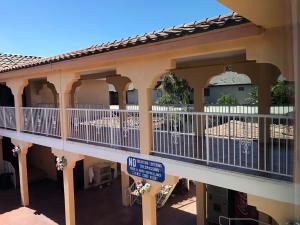 starlight inn canoga park