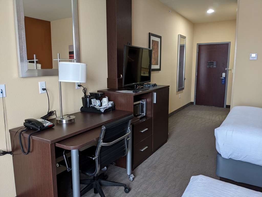 best western st louis airport north hotel and suites