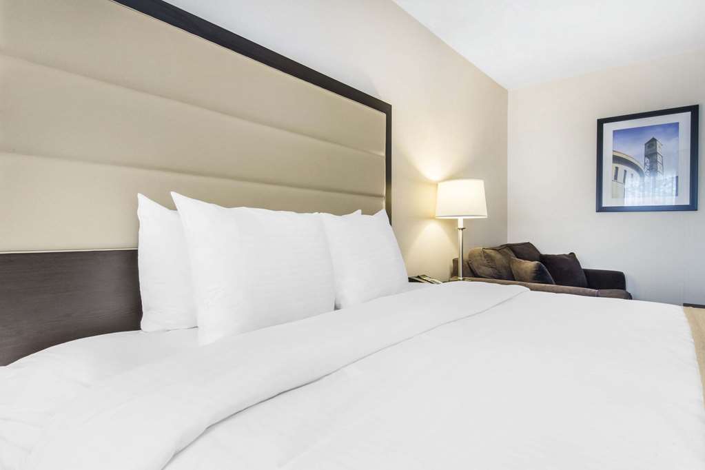 quality inn airport west