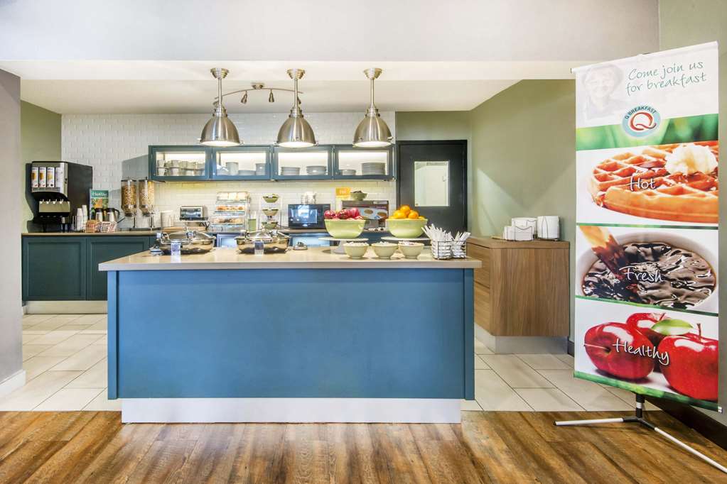 quality inn airport west