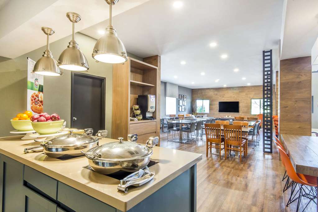 quality inn airport west