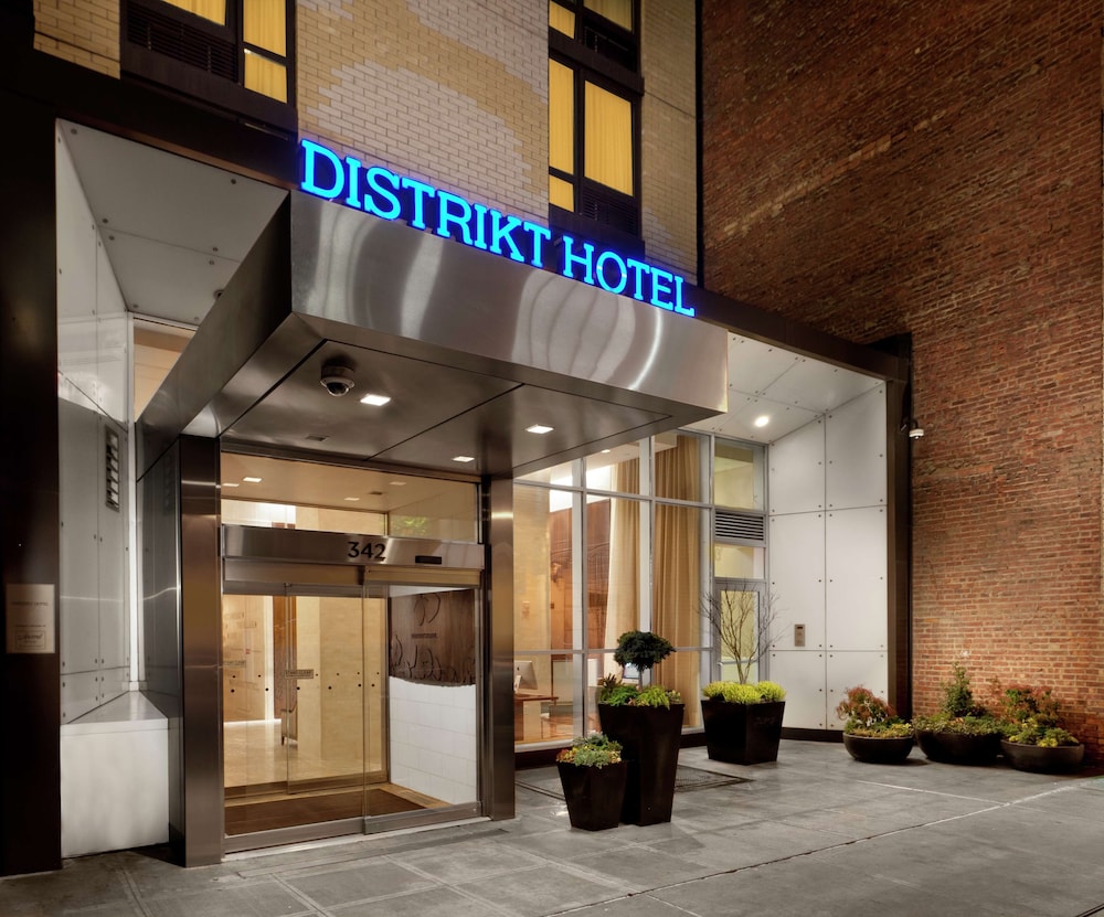 distrikt hotel new york city tapestry collection by hilton