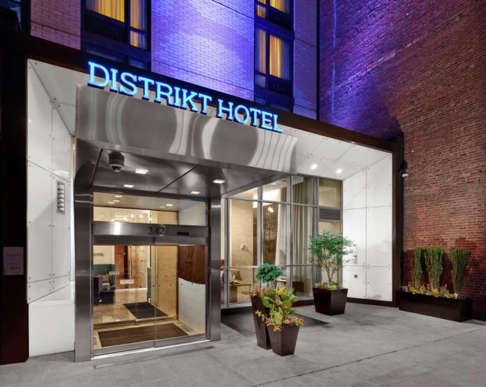 distrikt hotel new york city tapestry collection by hilton