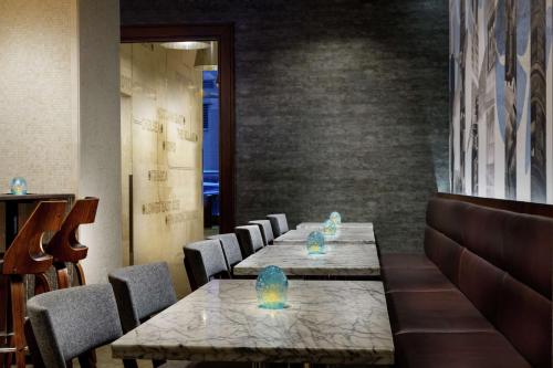 distrikt hotel new york city tapestry collection by hilton