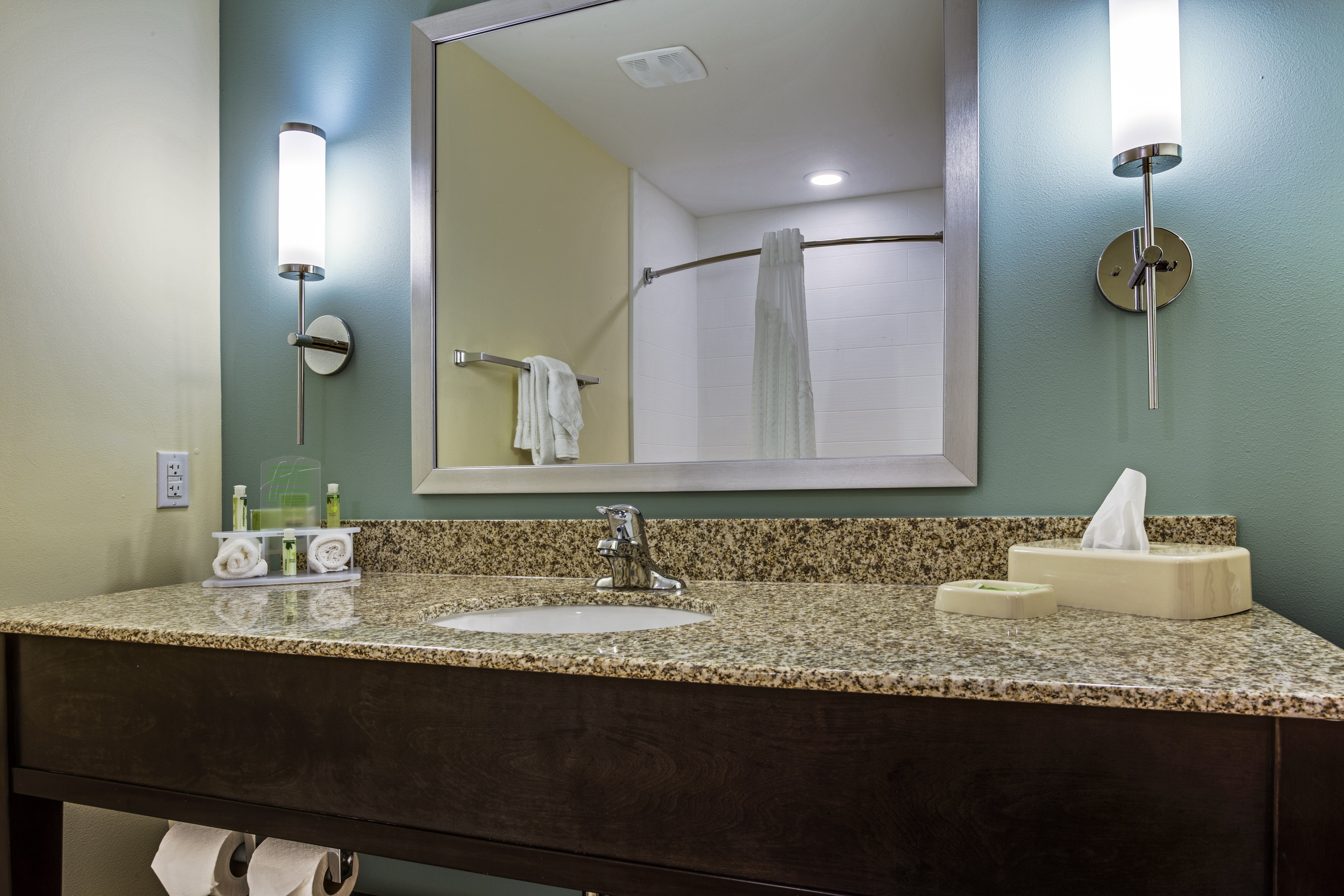 holiday inn express and suites orlando east ucf area
