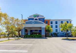 holiday inn express and suites orlando east ucf area