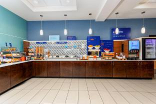 holiday inn express and suites orlando east ucf area