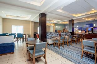 holiday inn express and suites orlando east ucf area