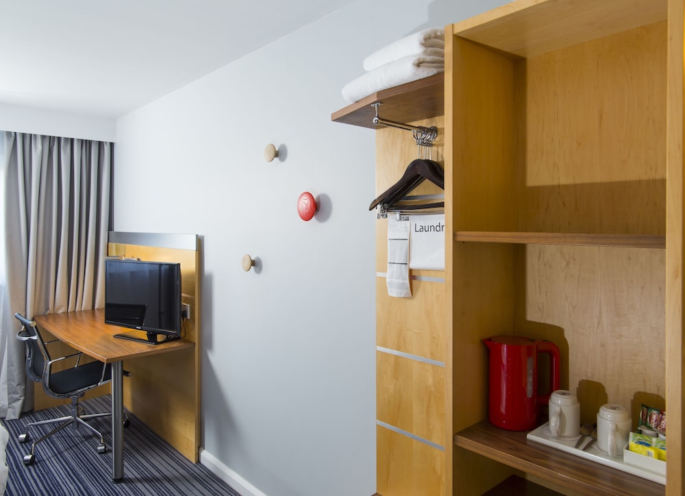 holiday inn express london epsom downs by ihg